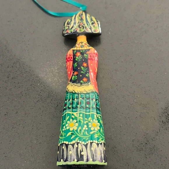 Vintage Wood Hand painted Russian Ornaments Nesting doll style - Picture 6 of 17